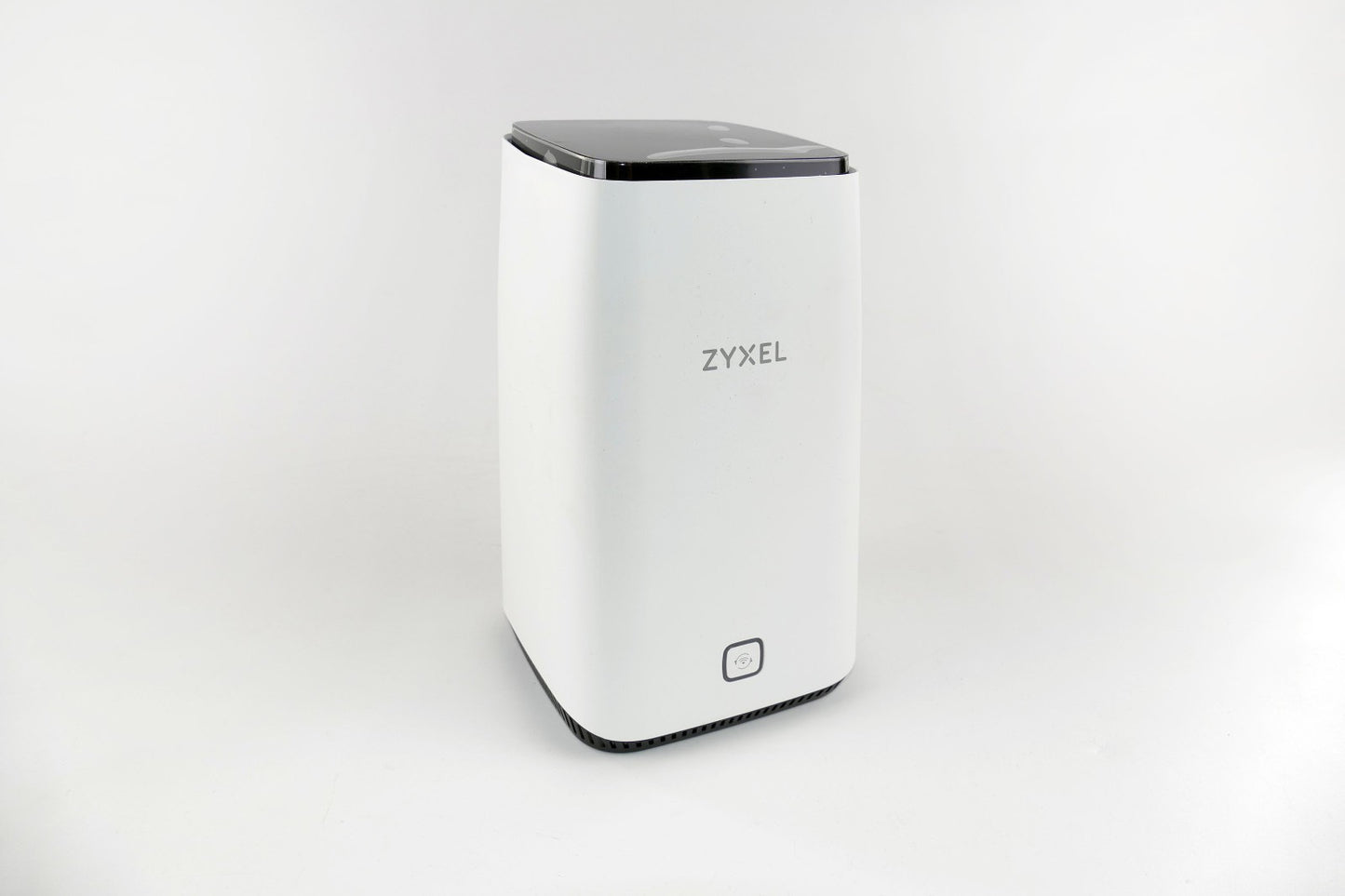 Zyxel Nebula FWA510 5G NR Indoor Router Nebula Cloud WiFi 6 AX3600 LTE Dual Band