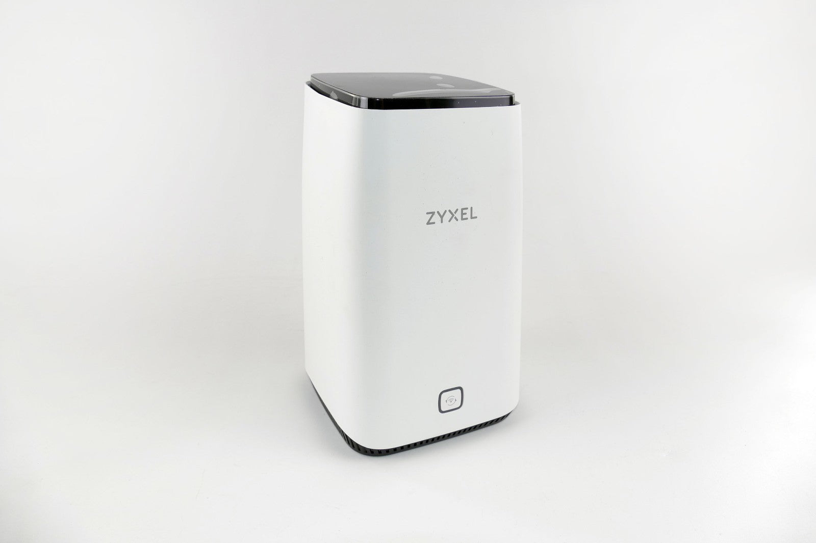 Zyxel Nebula FWA510 5G NR Indoor Router Nebula Cloud WiFi 6 AX3600 LTE Dual Band