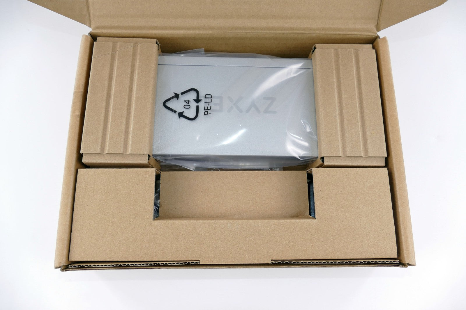 Zyxel XGS1250-12 12-Port Web-Managed Multi-Gigabit Switch mit 3-Port 10G + SFP+