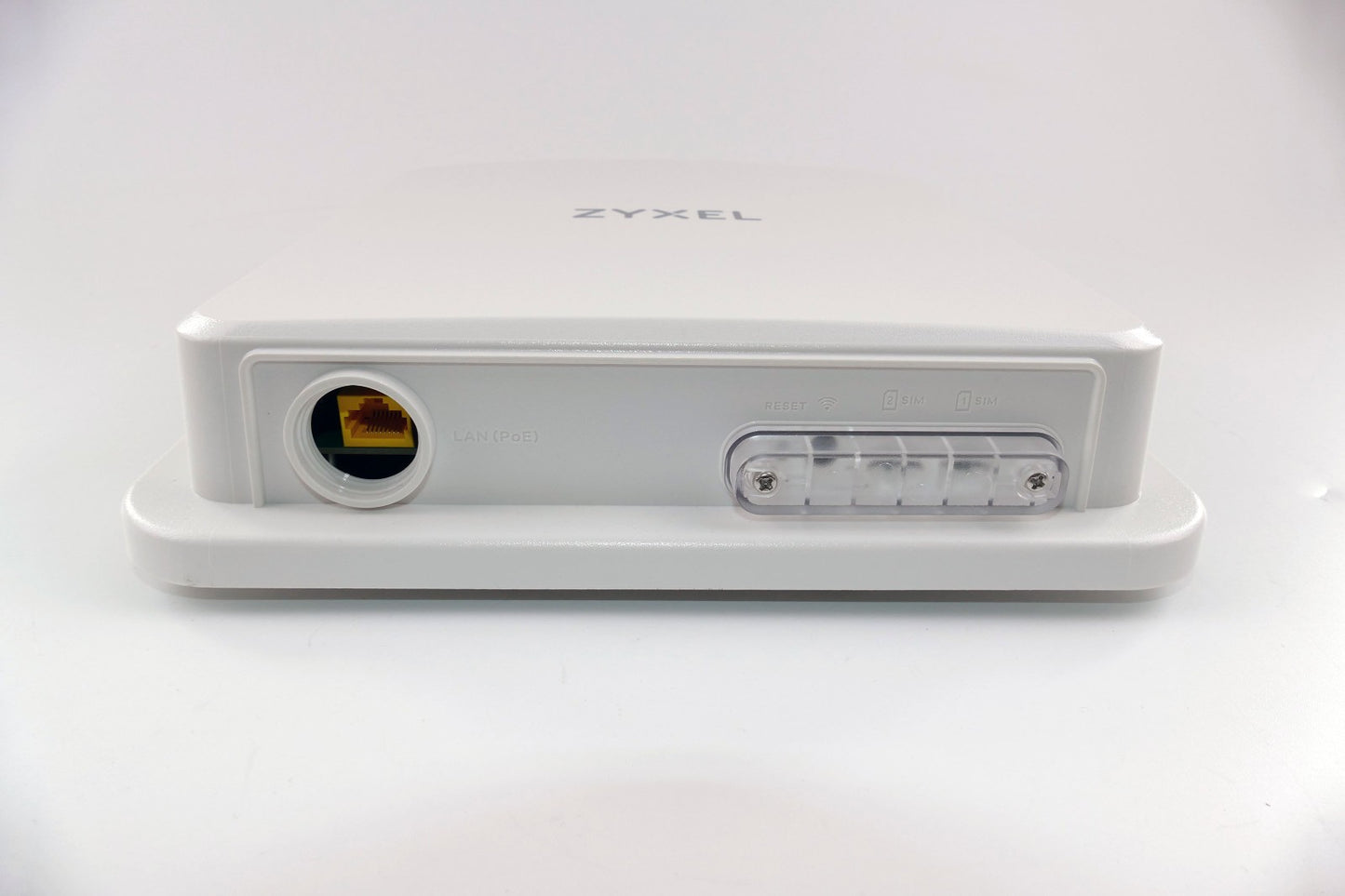 Zyxel NR7101 Outdoor Router – 5G Power für Haus, Büro und Gewerbe