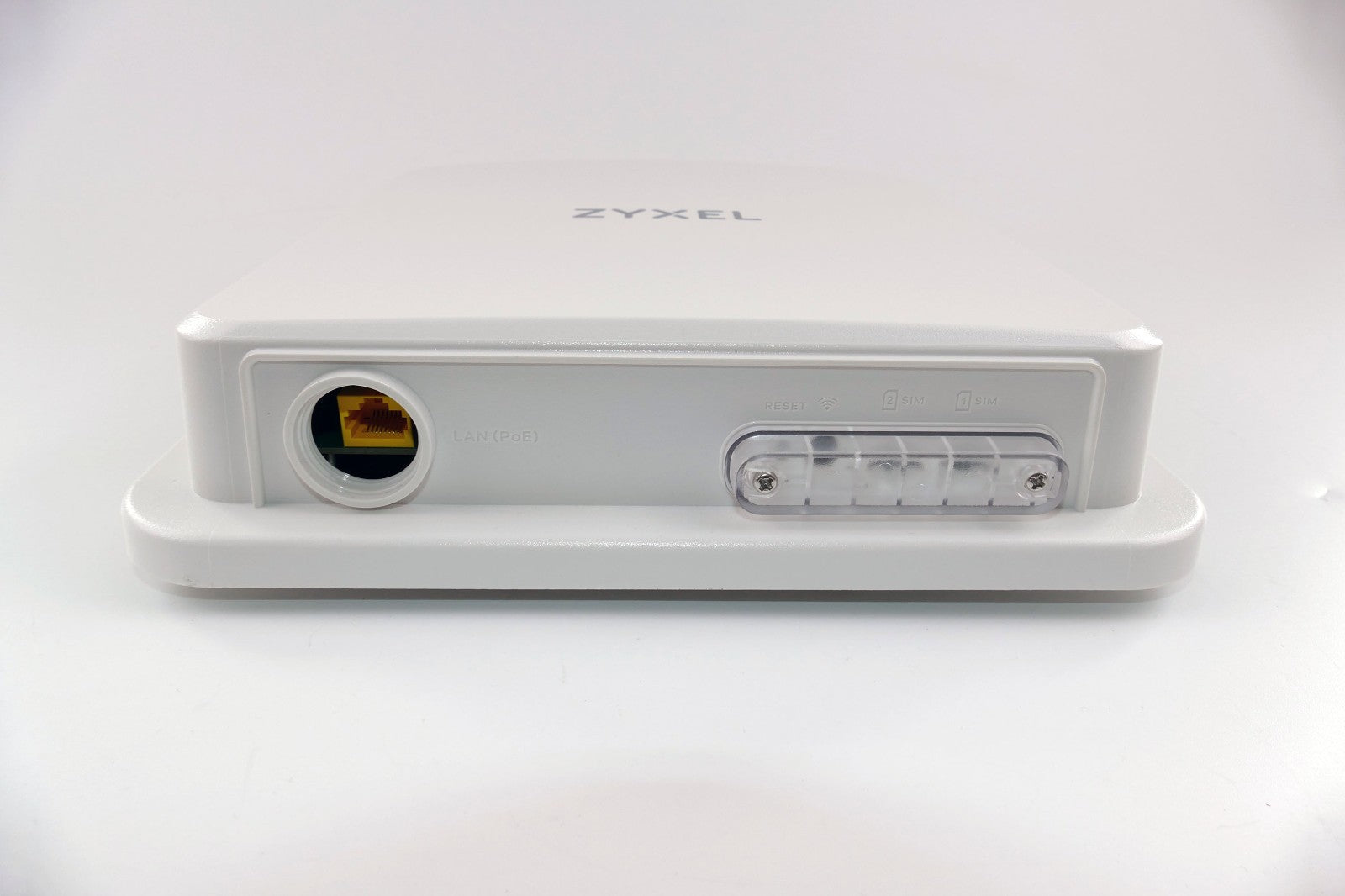 Zyxel NR7101 Outdoor Router – 5G Power für Haus, Büro und Gewerbe