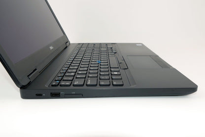 Dell Precision 3520 Workstation 15,6 Zoll i7-7700HQ 16GB Ram 256GB nVidia M620